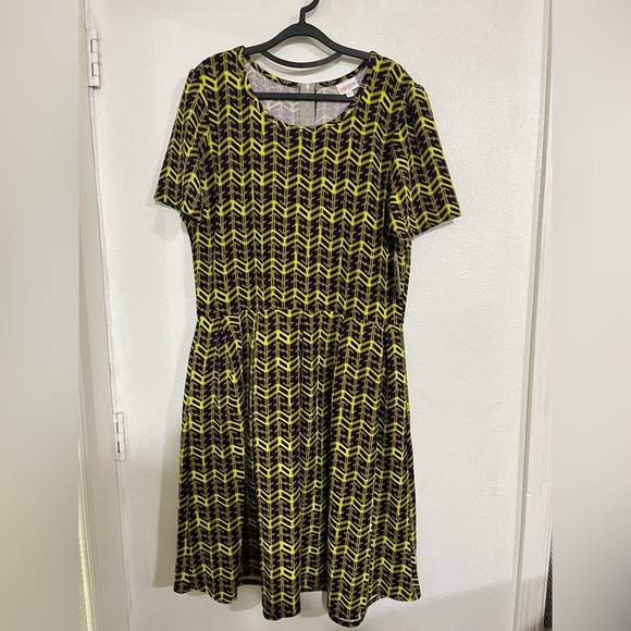 LulaRoe Patterned Women's plus size  3X middy Dress - Picture 1 of 5